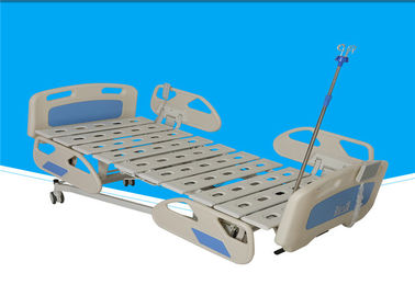 Lit d'hôpital mobile flexible, lit patient d'Icu de 0 - 75 ° avec les rails latéraux d'ABS